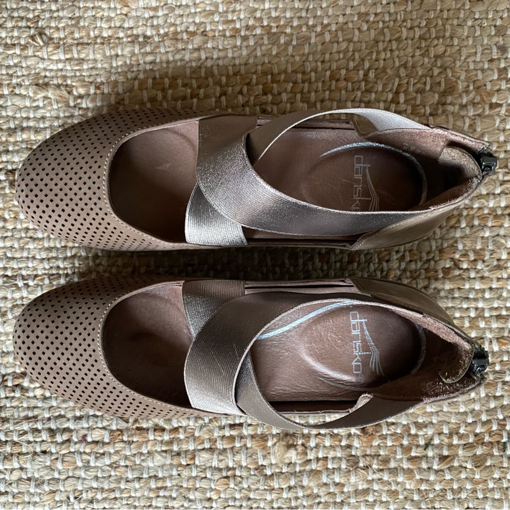 Dansko Laura Nubuck Wedge in Walnut Size 38 - Picture 5 of 13